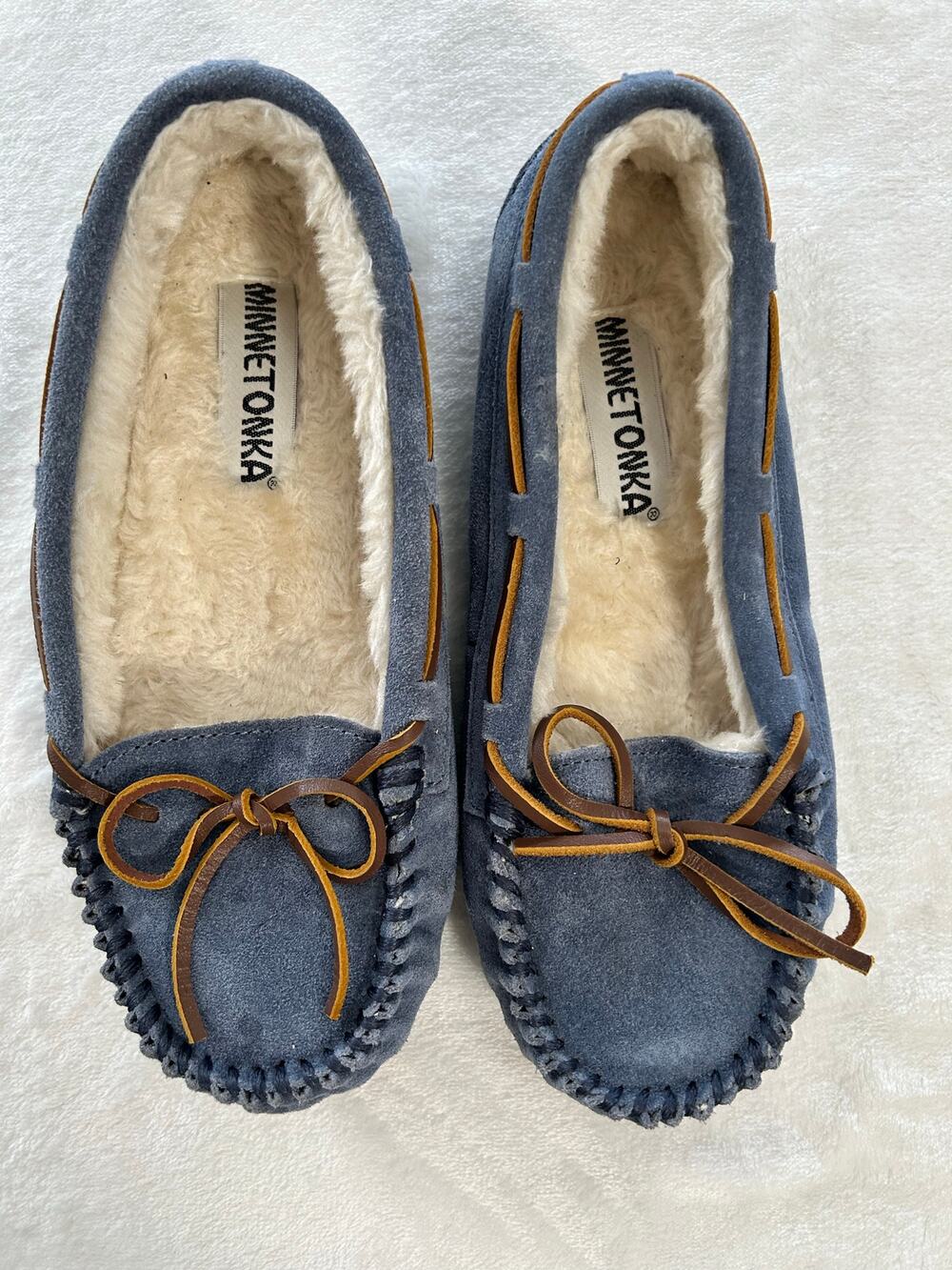 Minnetonka Moccasin Slippers Size 6 Women's Cally Blue